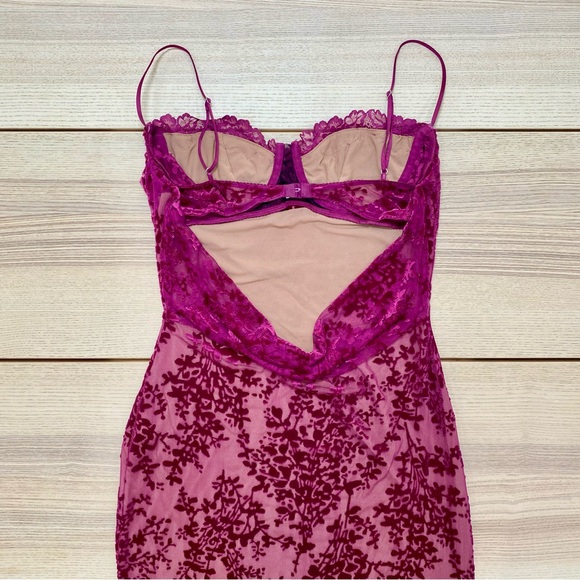 House of CB Ione Cranberry Devore Midi Dress | Size M - Picture 5 of 14